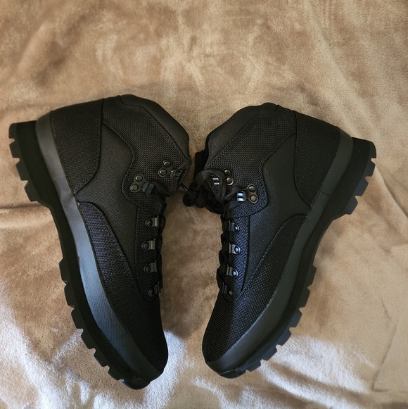 Timberland - Picture 8 of 12